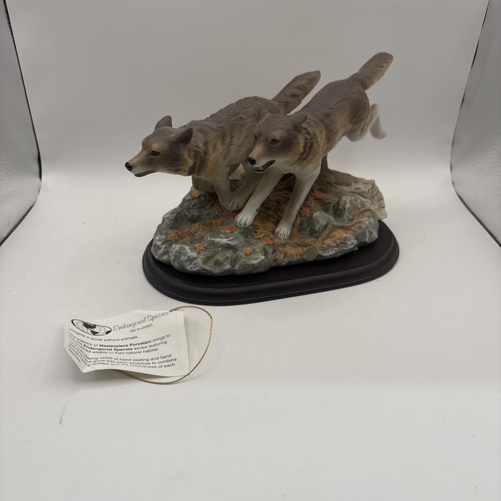 Vtg~Homco~Materpiece Porcelain~Endangered Species~Gray Wolves~1999